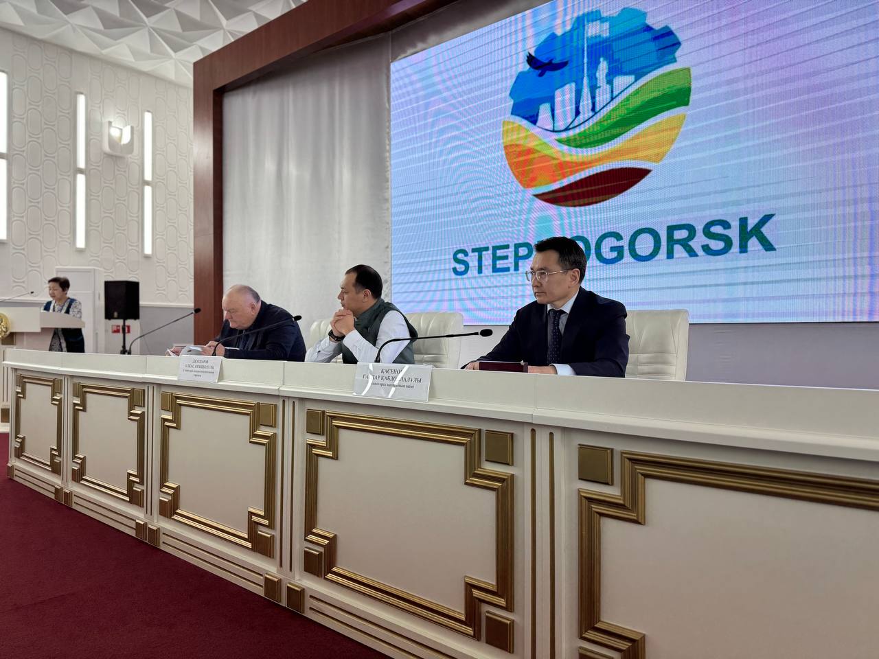 Қала басшысы депутаттық сағатқа қатысты