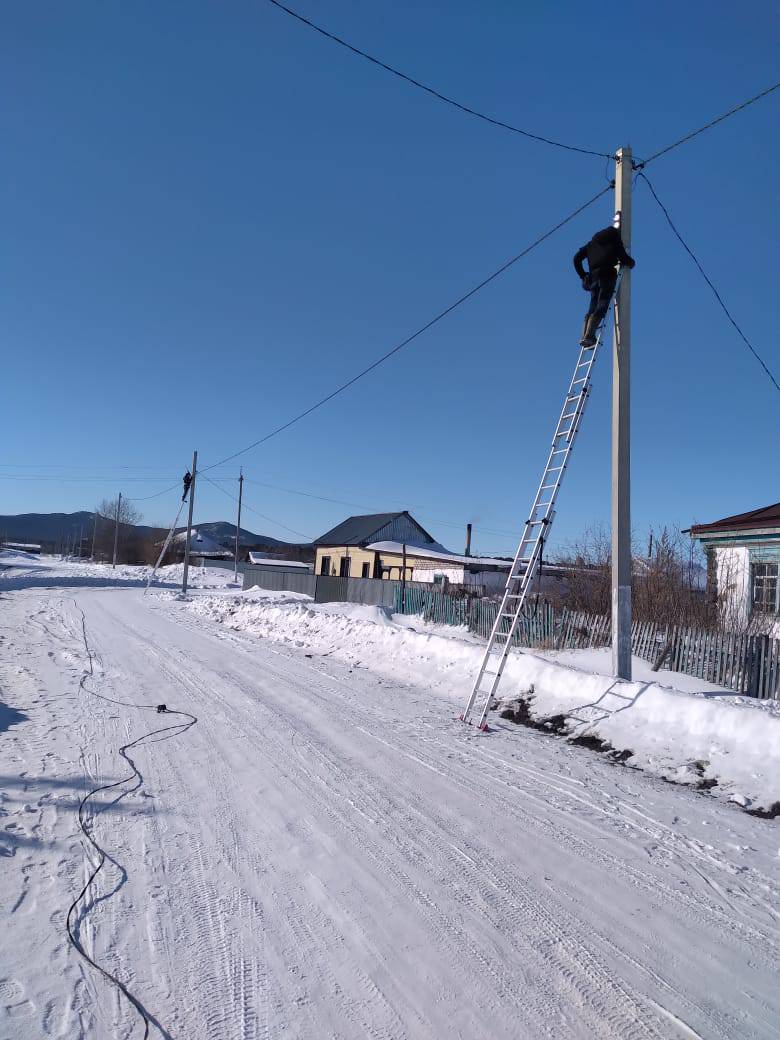 Имантау ауылында көшелерді жарықтандыру жұмыстары жалғасуда