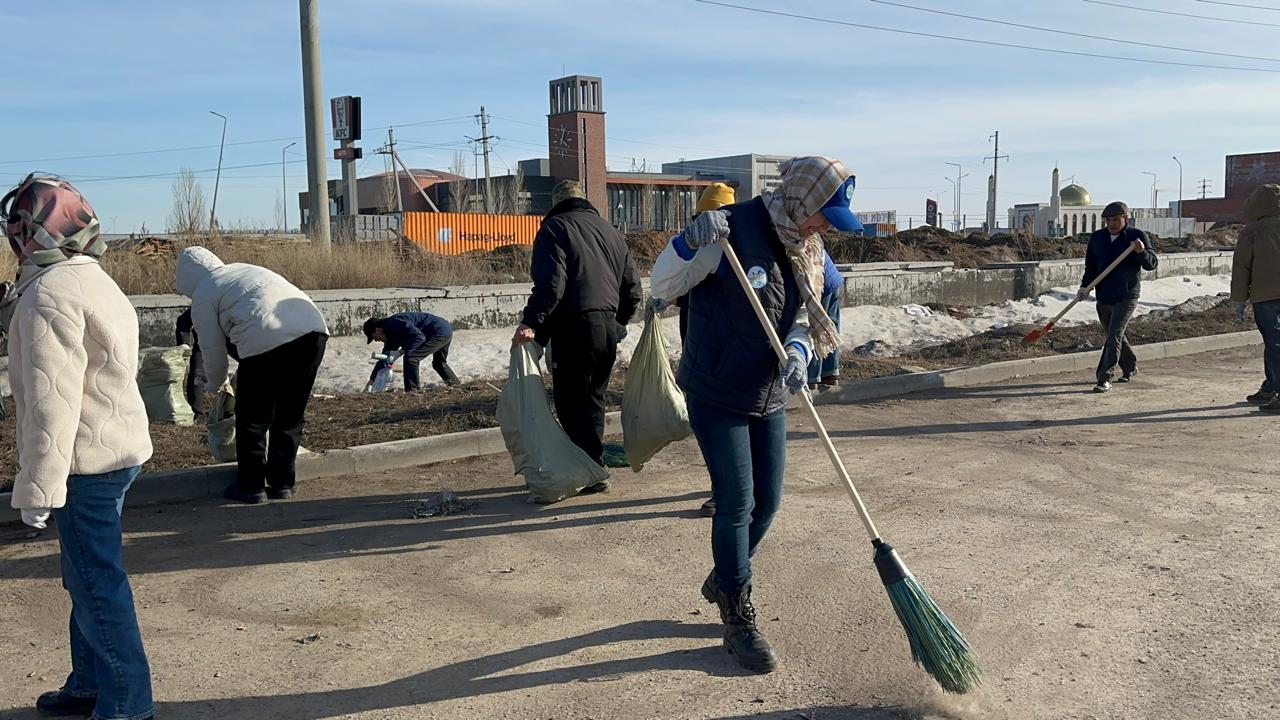 Қосшы қаласында  жарияланған көктемгі тазалық және абаттандыру айлығы аясында "Таза бейсенбі" шарасы өтті