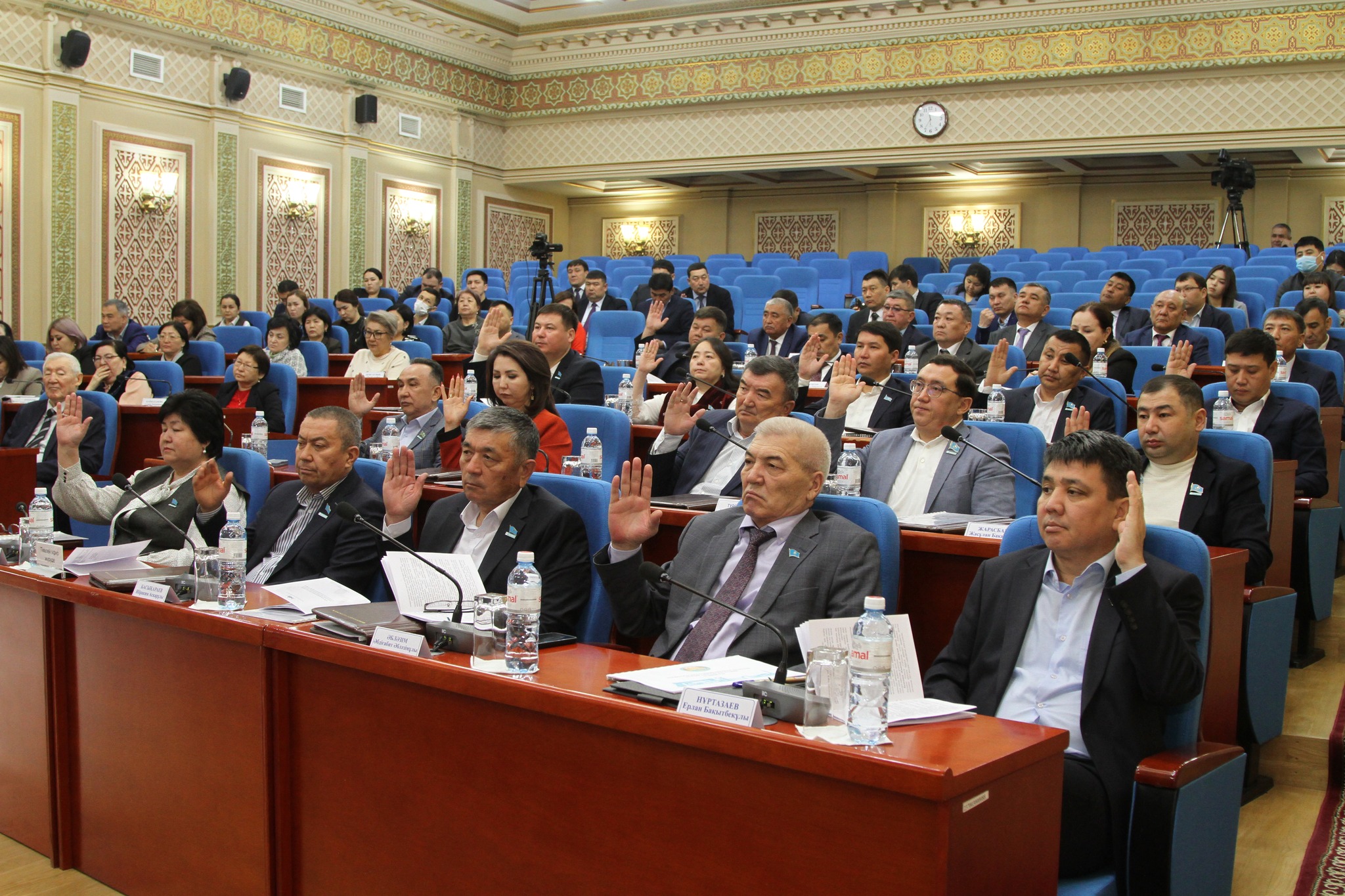 ҚАЛАЛЫҚ МӘСЛИХАТТЫҢ КЕЗЕКТІ СЕССИЯСЫНДА ҚАЛАЛЫҚ ЕМХАНАЛАРДЫҢ МЕДИЦИНАЛЫҚ ҚЫЗМЕТТЕР КӨРСЕТУІ МӘСЕЛЕСІ ҚАРАЛДЫ