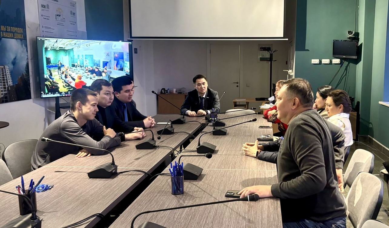 Бүгін «Астана қаласының Тұрғын үй және тұрғын үй инспекциясы» ММ басқармасының орынбасары Е.Мәлік «Ұлы дала» тұрғын үй кешенінің тұрғындарын қабылдады.