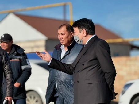 Маңғыстау облысы экология департаментінің басшысы Армат Жалғасбайұлы Жетібай және Мұнайшы ауылдарында қоғамдық қабылдау өткізді