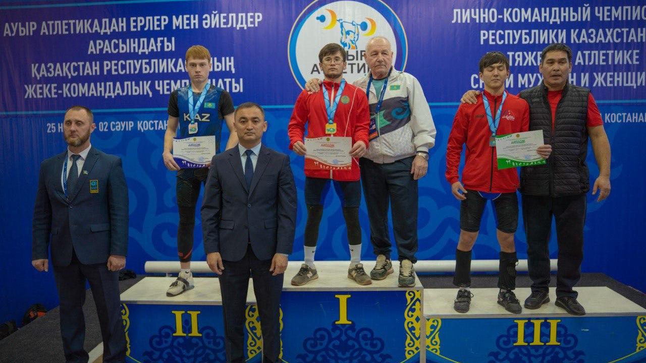 Қарағандылық ауыр атлеттер ҚР чемпионатында табысты өнер көрсетуде