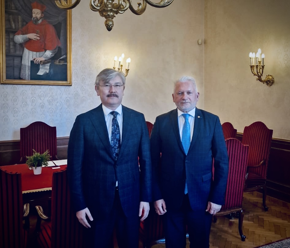 Ambassador of Kazakhstan Meets with Rector of ELTE University to Strengthen Academic Ties