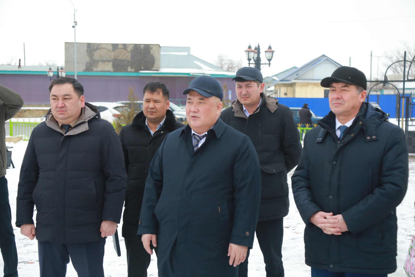 Аудан басшысы жұмысшы жандармен жүздесті