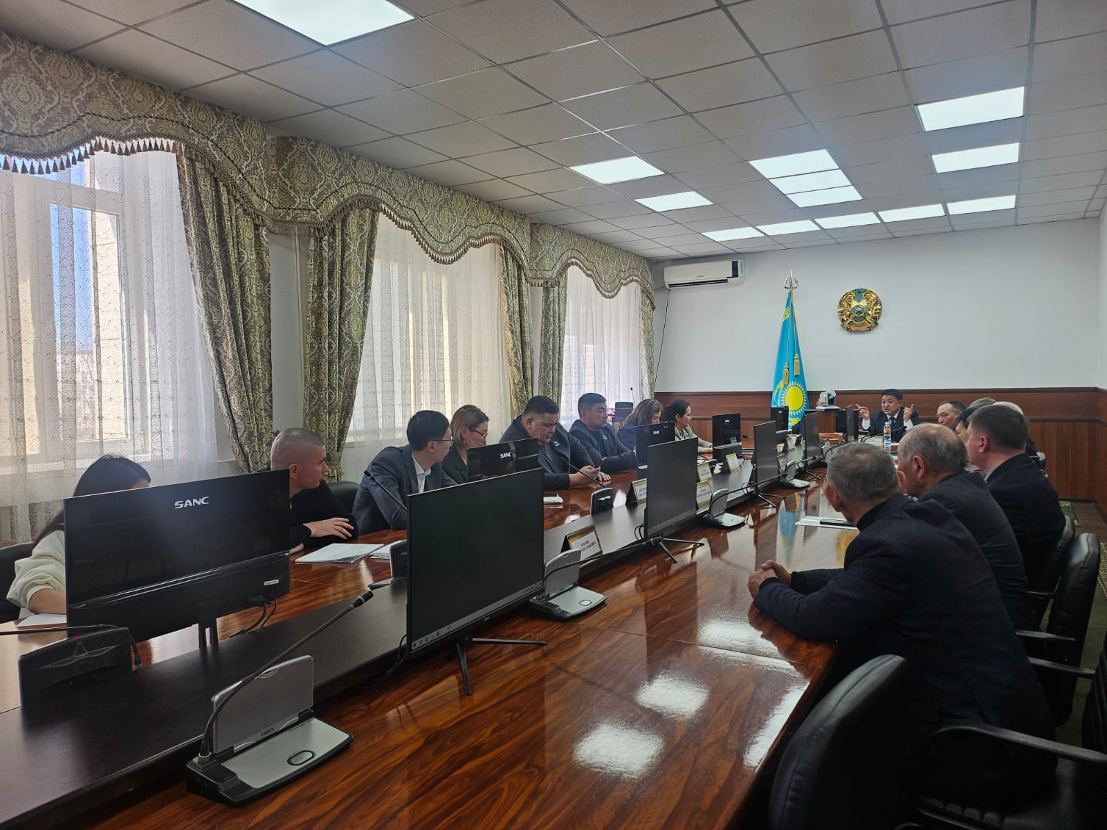 Автобус маршруттарын тасымалдаушыларды тыңдау отырысы