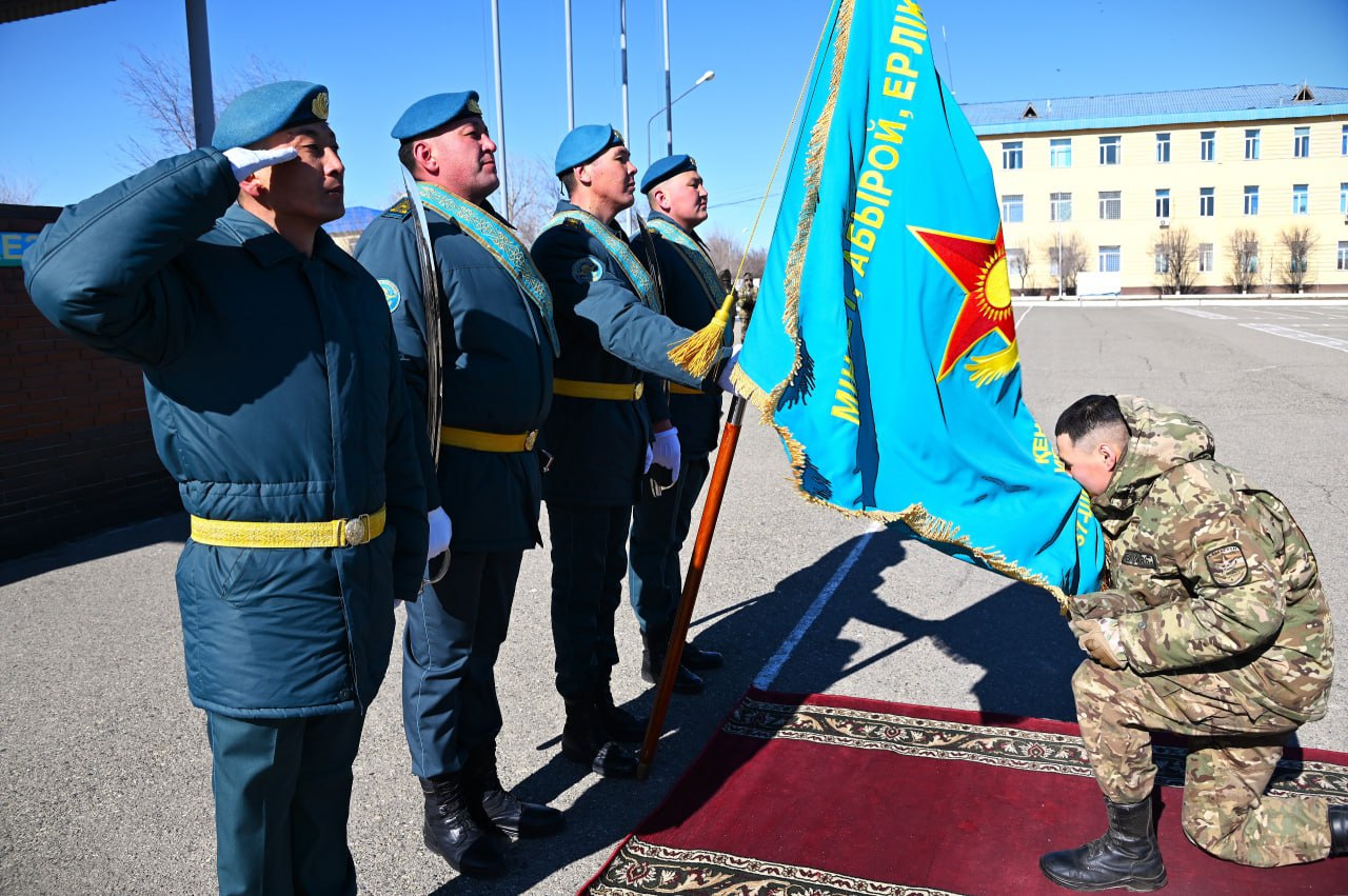 700-ден аса десантшы мерзімді қызметін аяқтаған соң  жоғары оқу орындарына түсуді жоспарлап отыр