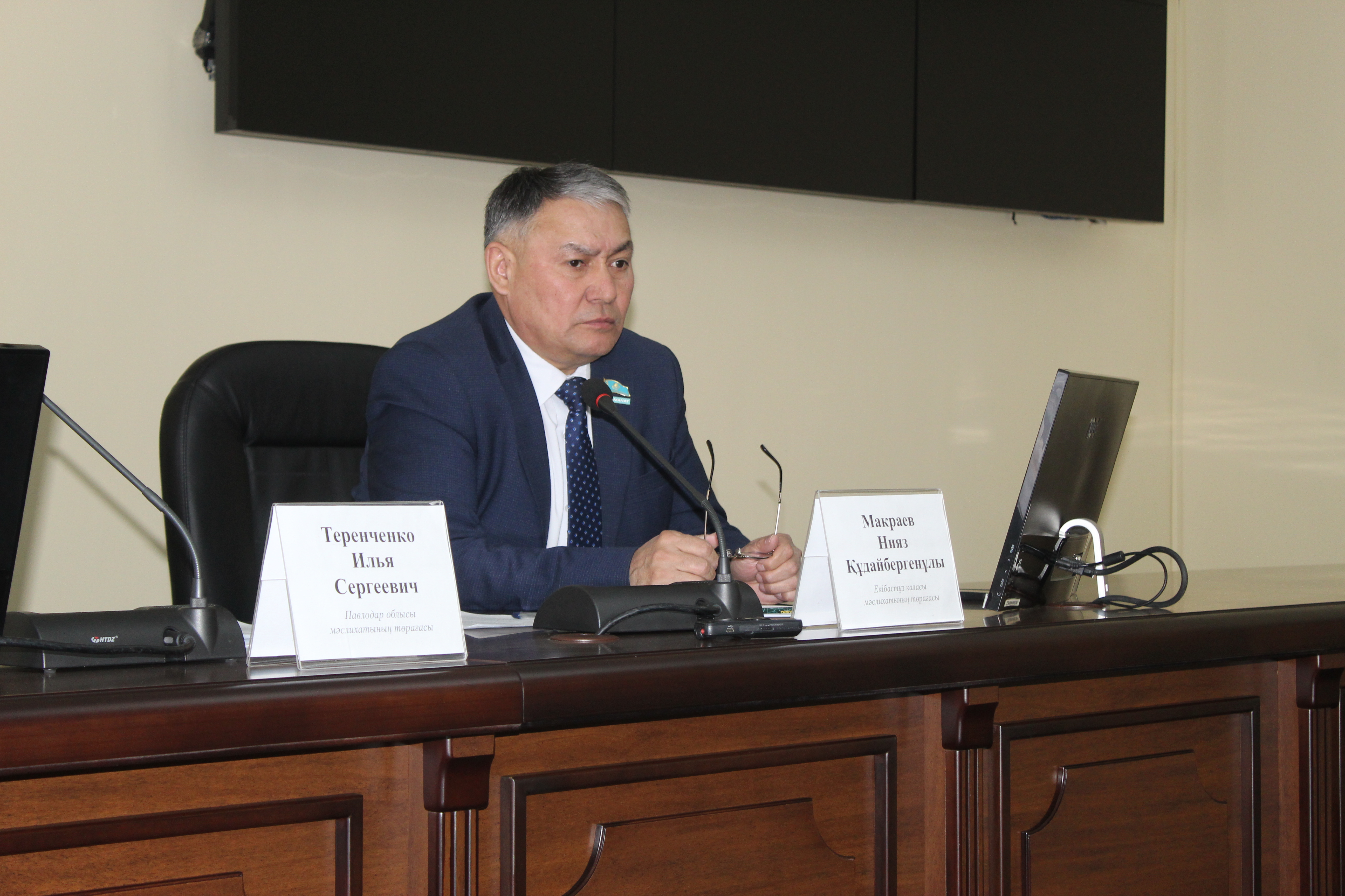 Бүгін қалалық мәслихат депутаттарының Павлодар облыстық мәслихатының төрағасы И.С. Теренченкомен нәтижелі кездесуі өтті.