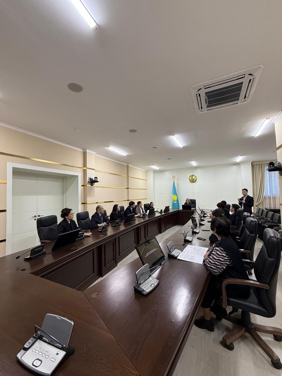 Жас мемлекеттік қызметшілермен кездесу өтті