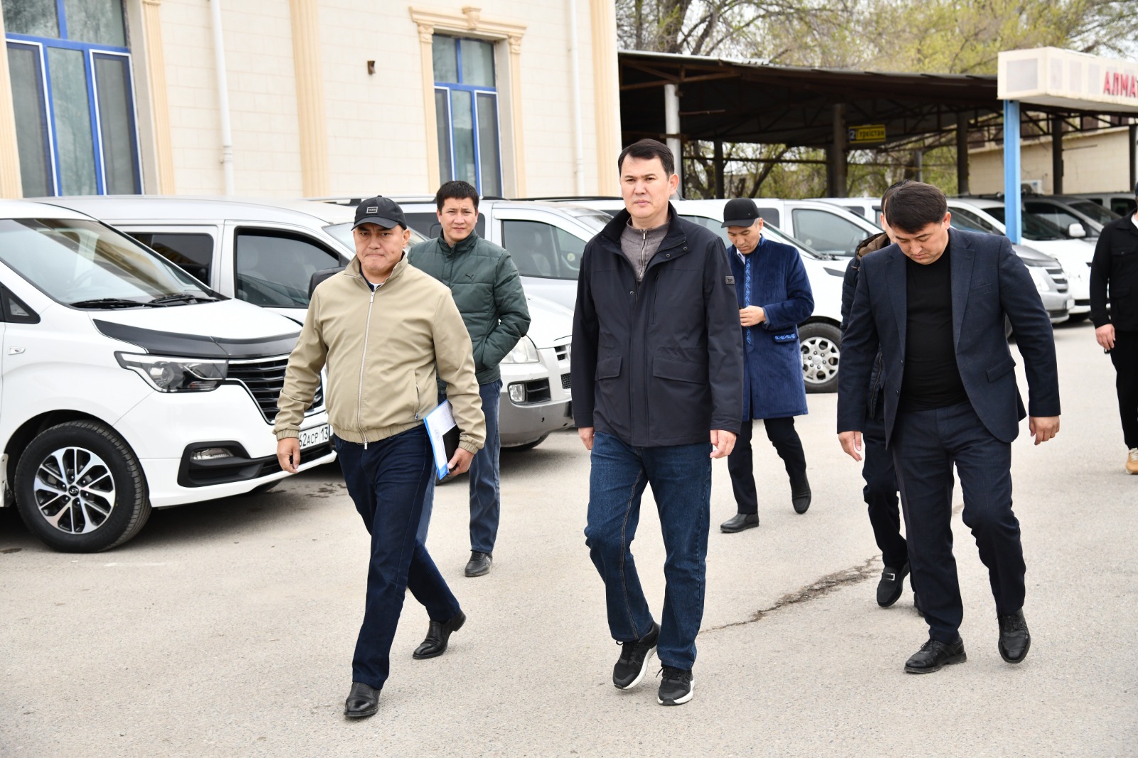 АУДАНДА ҚОҒАМДЫҚ КӨЛІКТЕР ҚАТЫНАЙДЫ