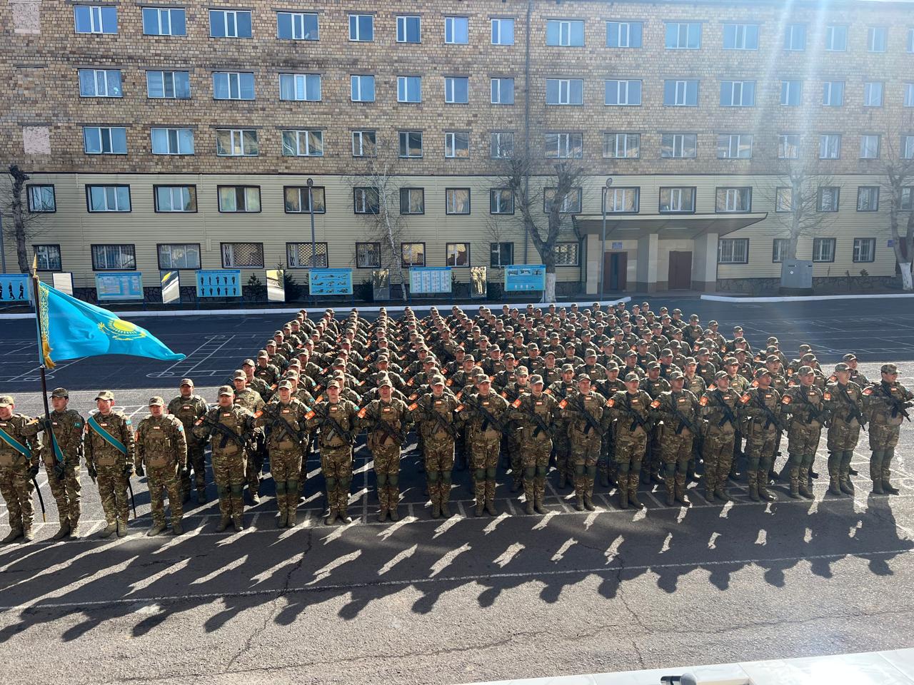 Парадный расчет МЧС Казахстана готовится к 80-летию Победы