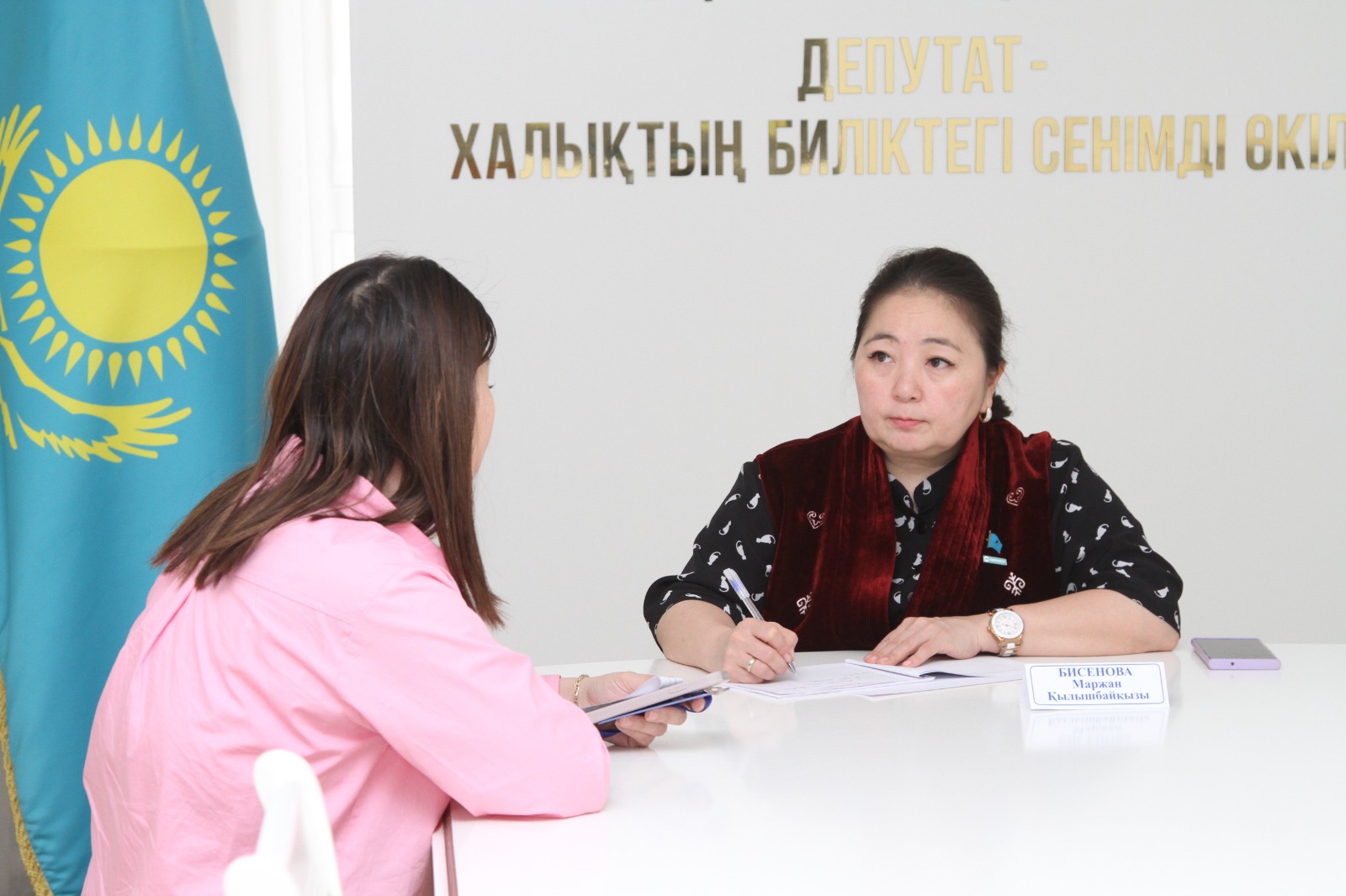 2025 жылдың 24-28 наурыз күндері аралығында азаматтарды қабылдау кестесіне сәйкес қалалық мәслихат депутаттары Р.Ысқақова, М.Бисенова, Е.Базарбай, Б.Сыздықов, Б.Еркебаев, Е.Нұртазаев, Ж.Жарасбаев қабылдаулар өткізді.