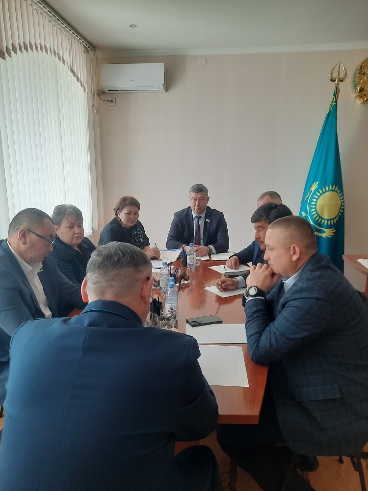 Аудандық мәслихатының кезекті XXXIII сессиясы және тұрақты комиссияларының отырысы өткізілді