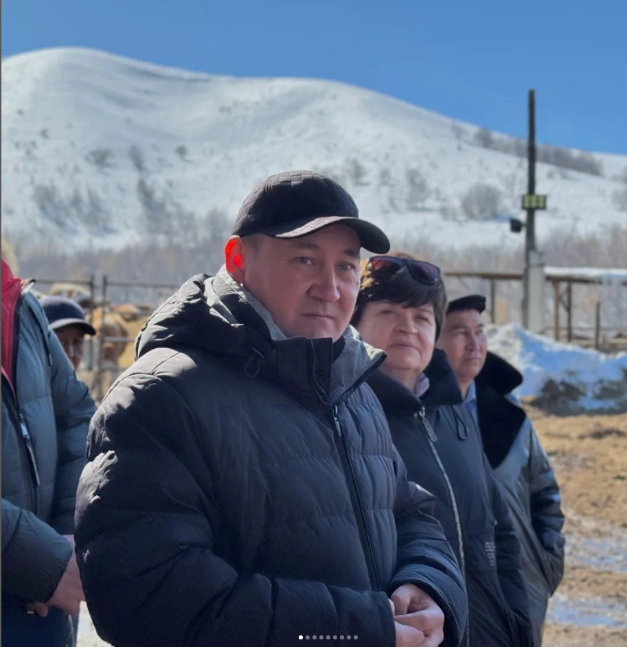 27 наурызда Чапаево ауылдық округінде аудан әкімі Ренат Курмамбаевтың төрағалығымен Алтай ауданы әкімдігінің көшпелі отырысы өтті.