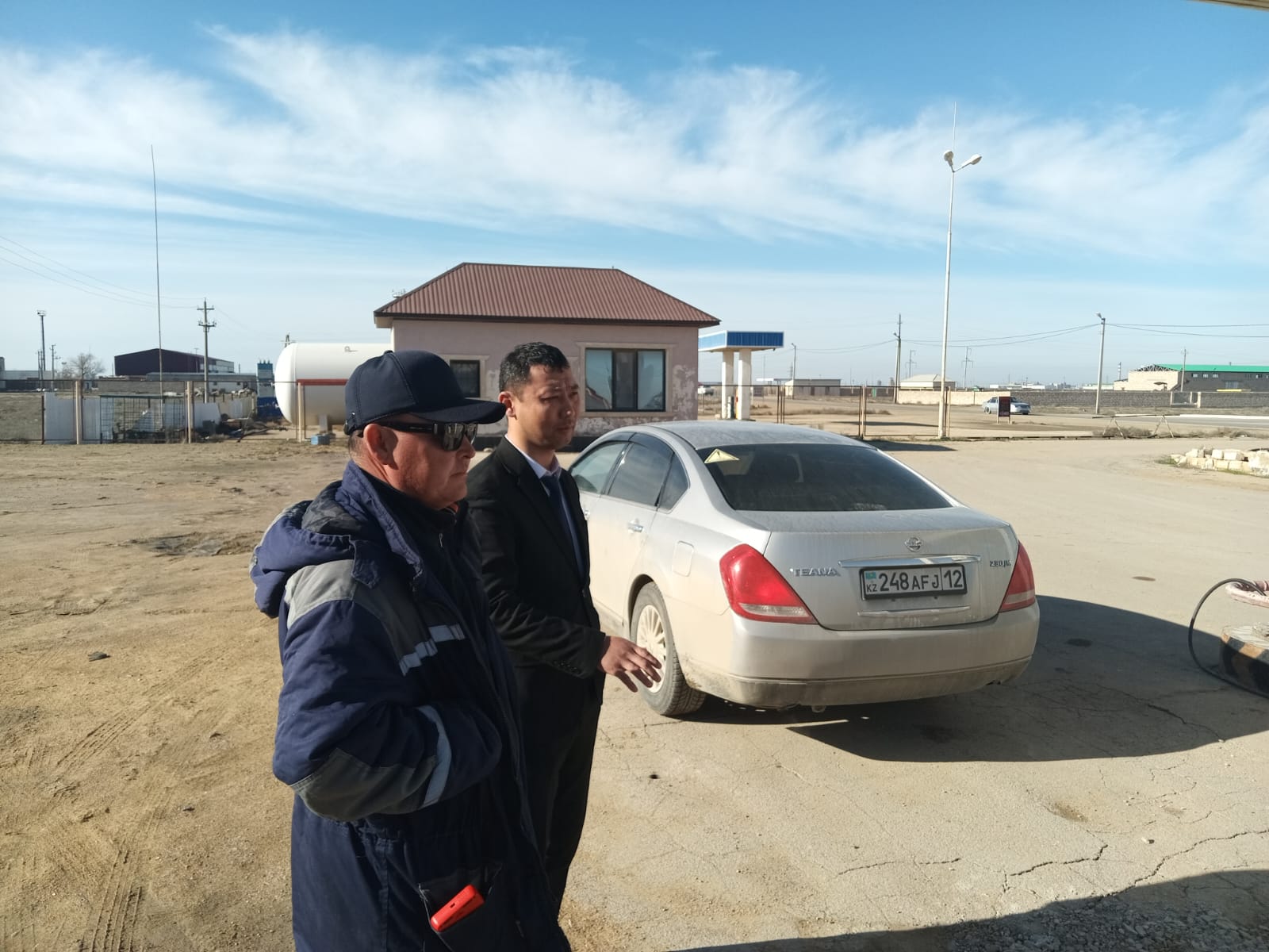 В рамках акции «Чистый Казахстан» в Кызылтобинском сельском округе проведена просветительская работа по соблюдению санитарной чистоты и благоустройству территории на объектах бизнеса и автозаправочных станциях.