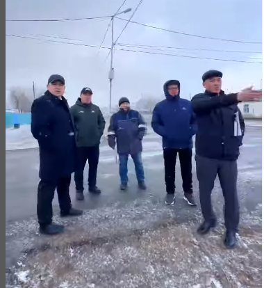 Akim of the district Meirzhan Serikbosynovich, together with the heads of relevant industries, discussed the project for the construction of a pedestrian walkway on Shakarim Street.