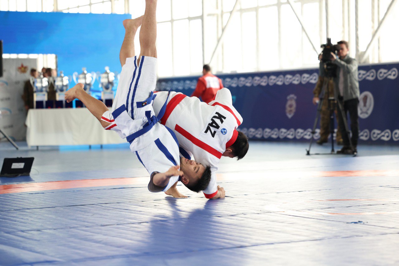 Алматыда күштік құрылымдар арасында ең мықты самбо спортшылары айқындалды: Армия орталық спорт клубы үздік атанды