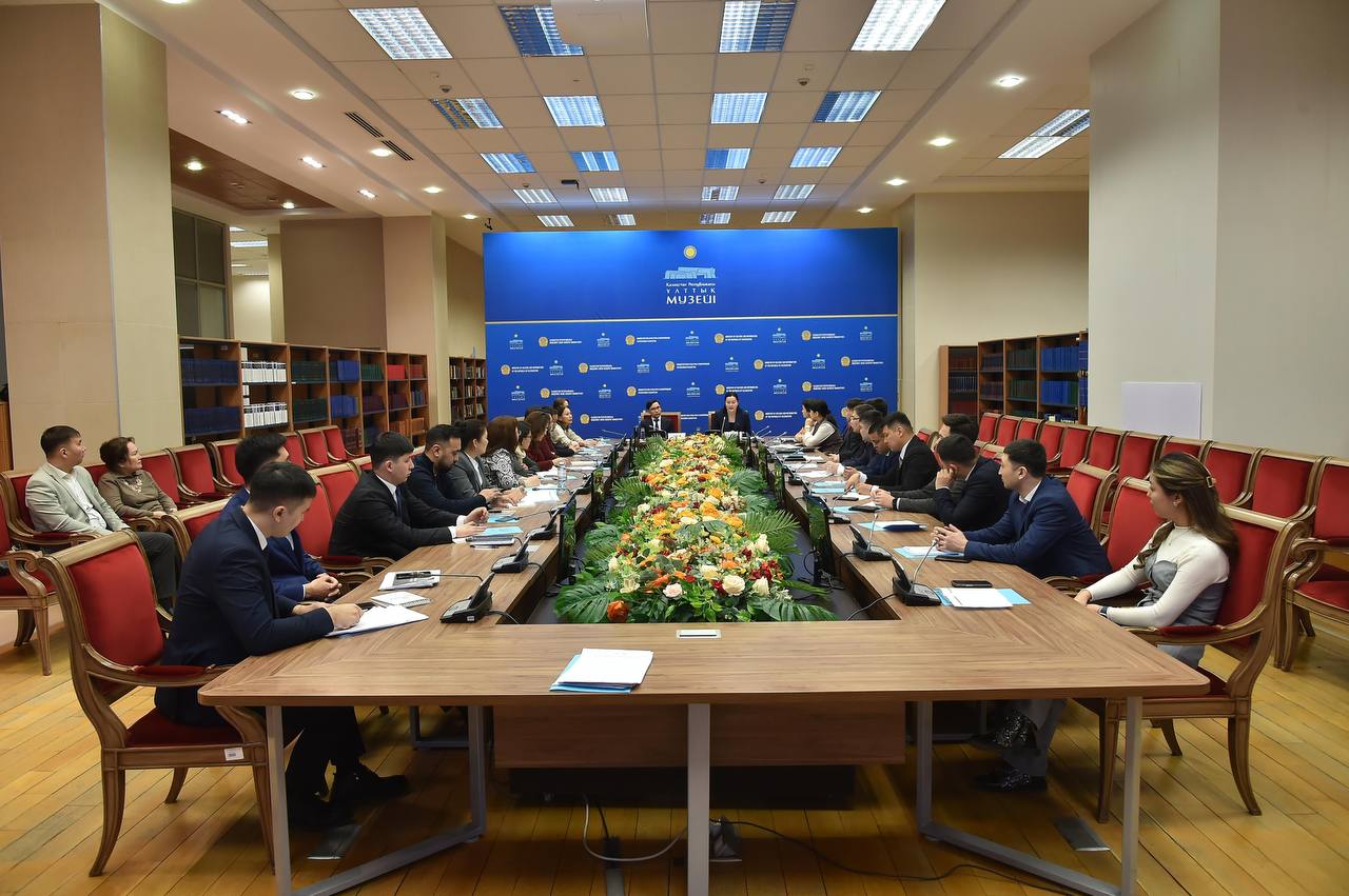 Мемлекеттік рәміздер мен ведомстволық наградалар мәселелері жөнінде республикалық семинар өтті