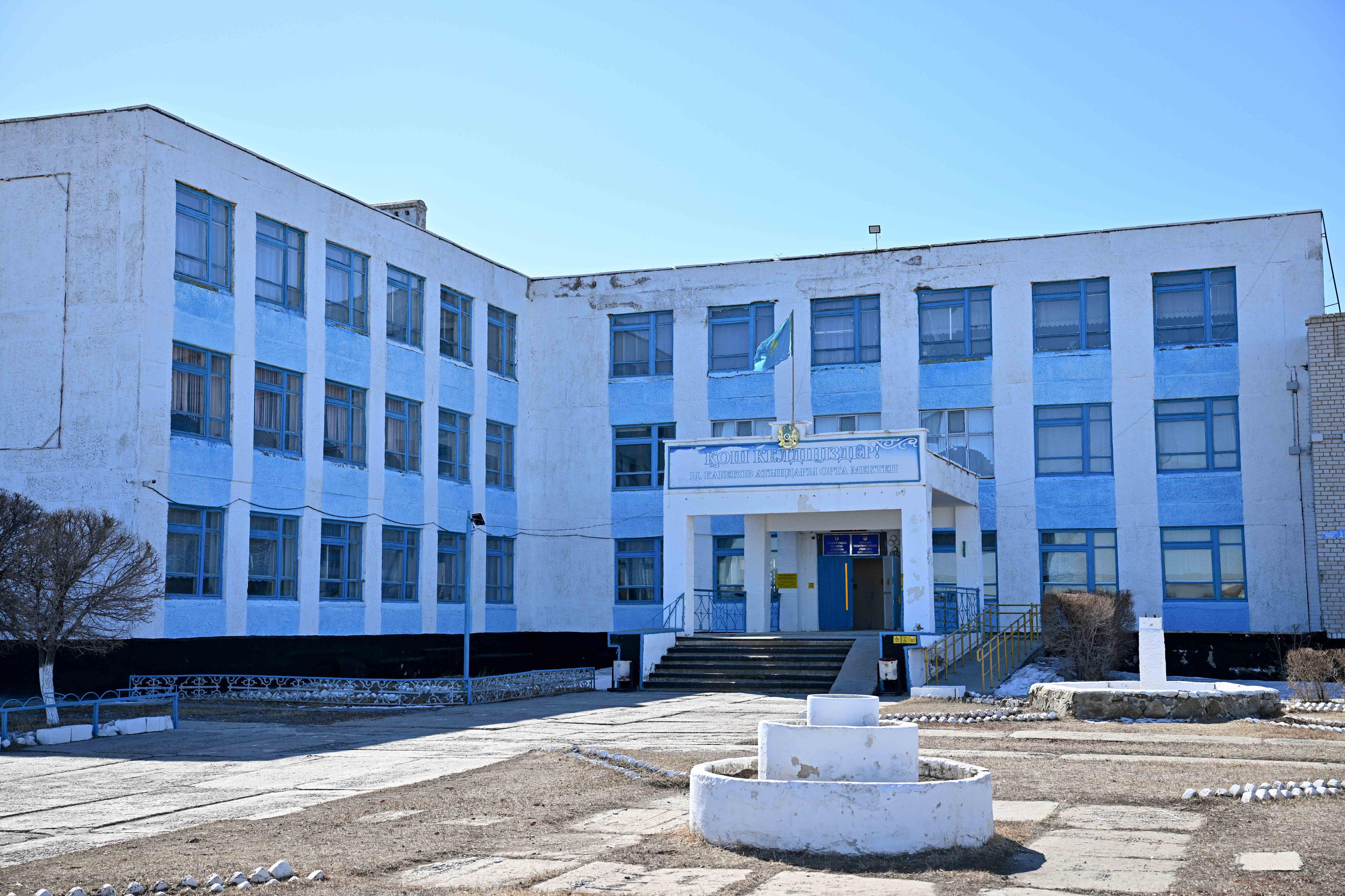 Облыс әкімі Ақсуат ауданындағы мектептердің жәй-күйімен танысты