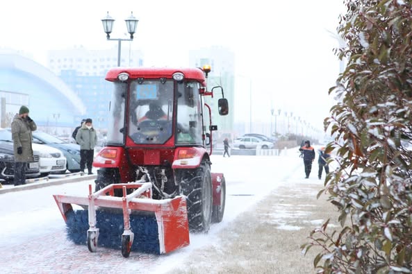 ТҮРКІСТАНДА ҚАР ТАЗАЛАУ ЖҰМЫСТАРЫ ЖҮРГІЗІЛУДЕ