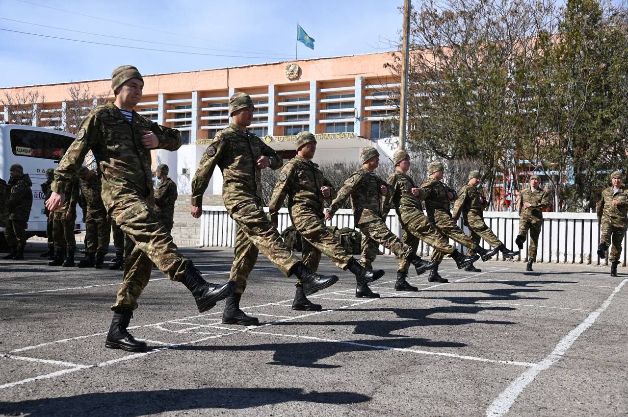 Военные моряки готовятся к главному параду года