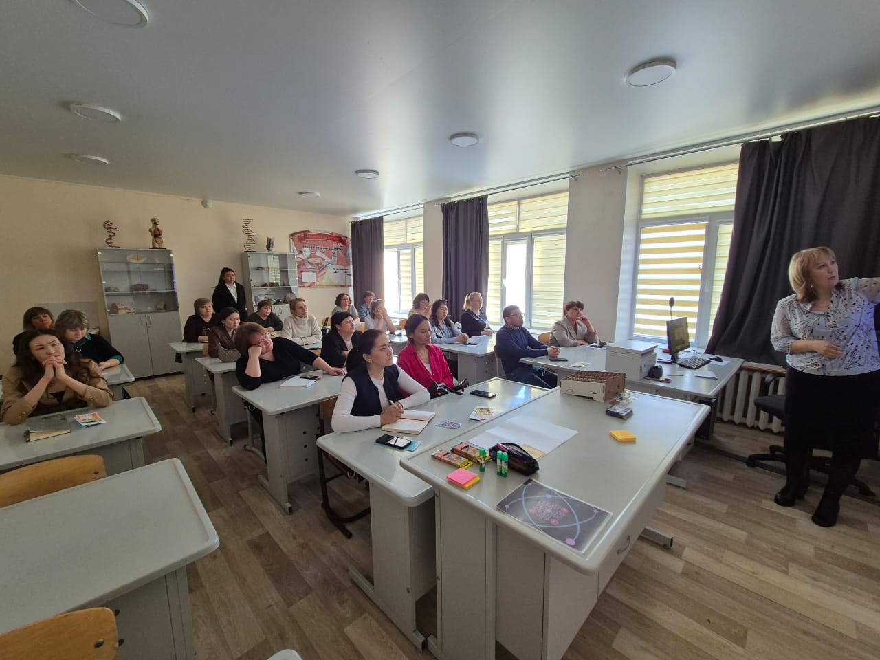 Жаратылыстану-математика бағытындағы педагогтарға арналған «Жаратылыстану-математика ғылымдарындағы білім беруді трансформациялау: жаңа әдістер мен құралдар» облыстық семинарының өткізілуі қорытындысы