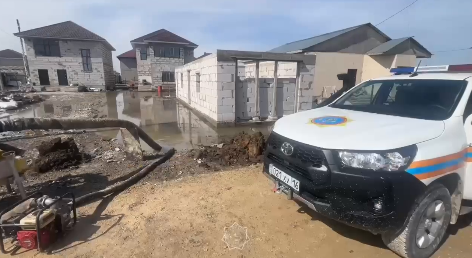 ШҚО құтқарушылары Ақмола облысында су бұру жұмыстарын жалғастыруда