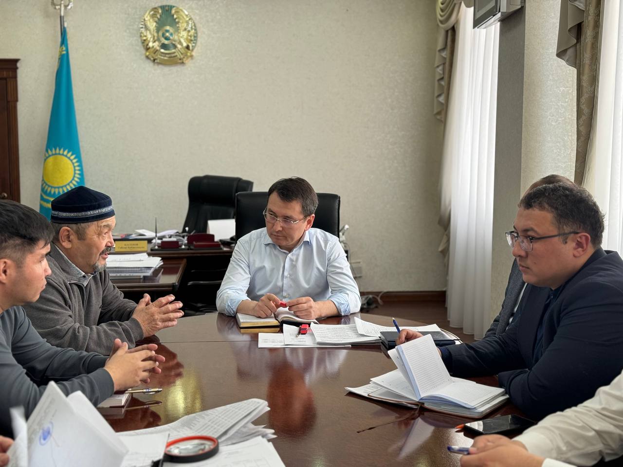 Қала әкімі Бөгенбай ауылының тұрғындарының өкілдерімен кездесті