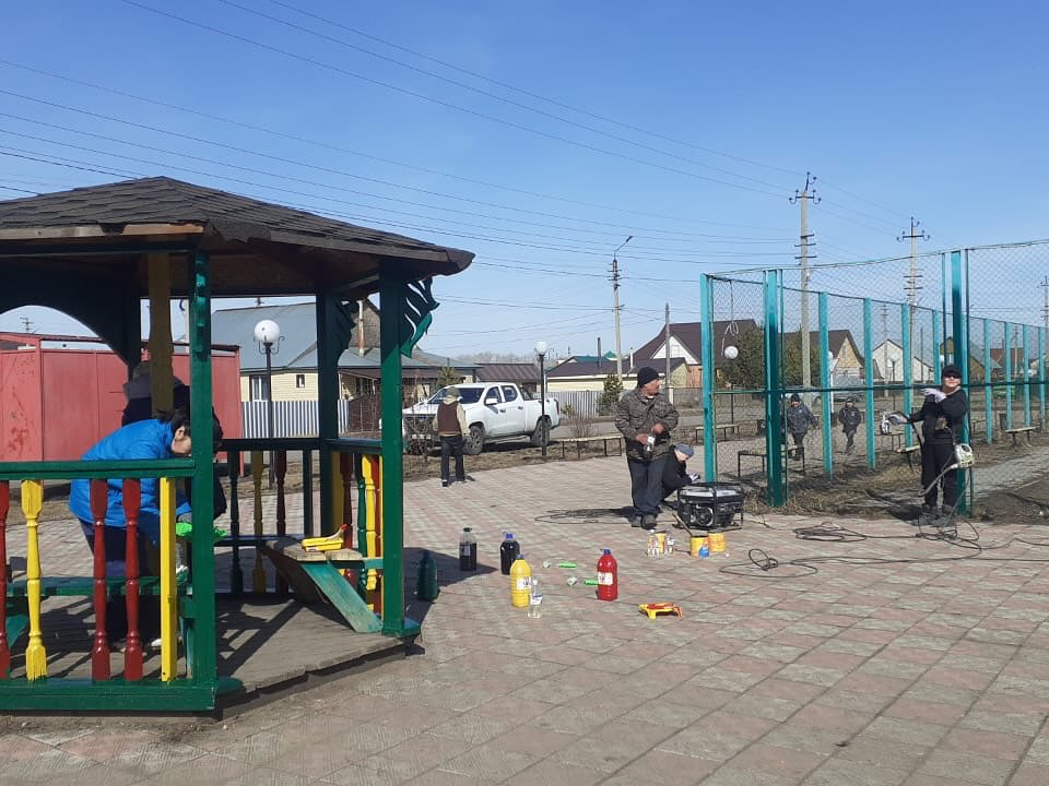 В рамках акции «Таза Қазақстан « в селе Бесколь прошел субботник по санитарной очистке, в котором приняли участие организации и предприятия.