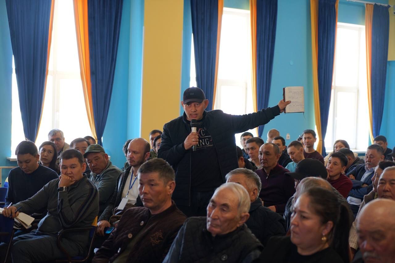 Қала әкімі Ахмирово ауылының тұрғындарымен кездесу өткізді