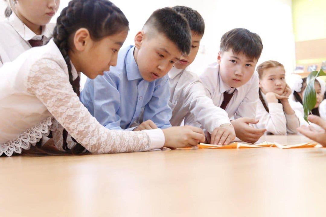 Білім саласындағы мүмкіндіктер: мұғалімдер мен оқушылар үшін жаңа кезең