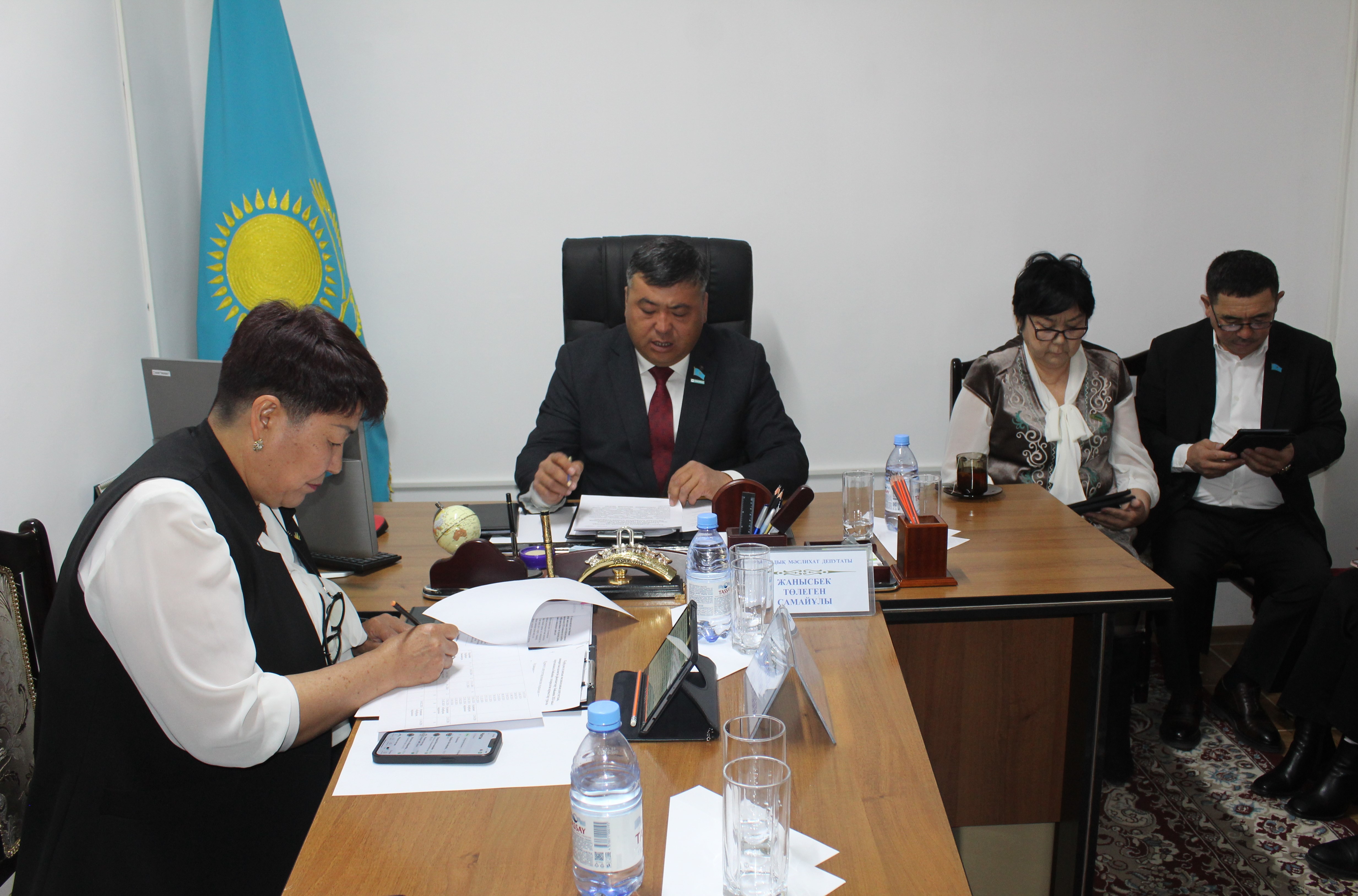 Кербұлақ аудандық  мәслихатының тұрақты  комиссияларының бірлескен отырысы