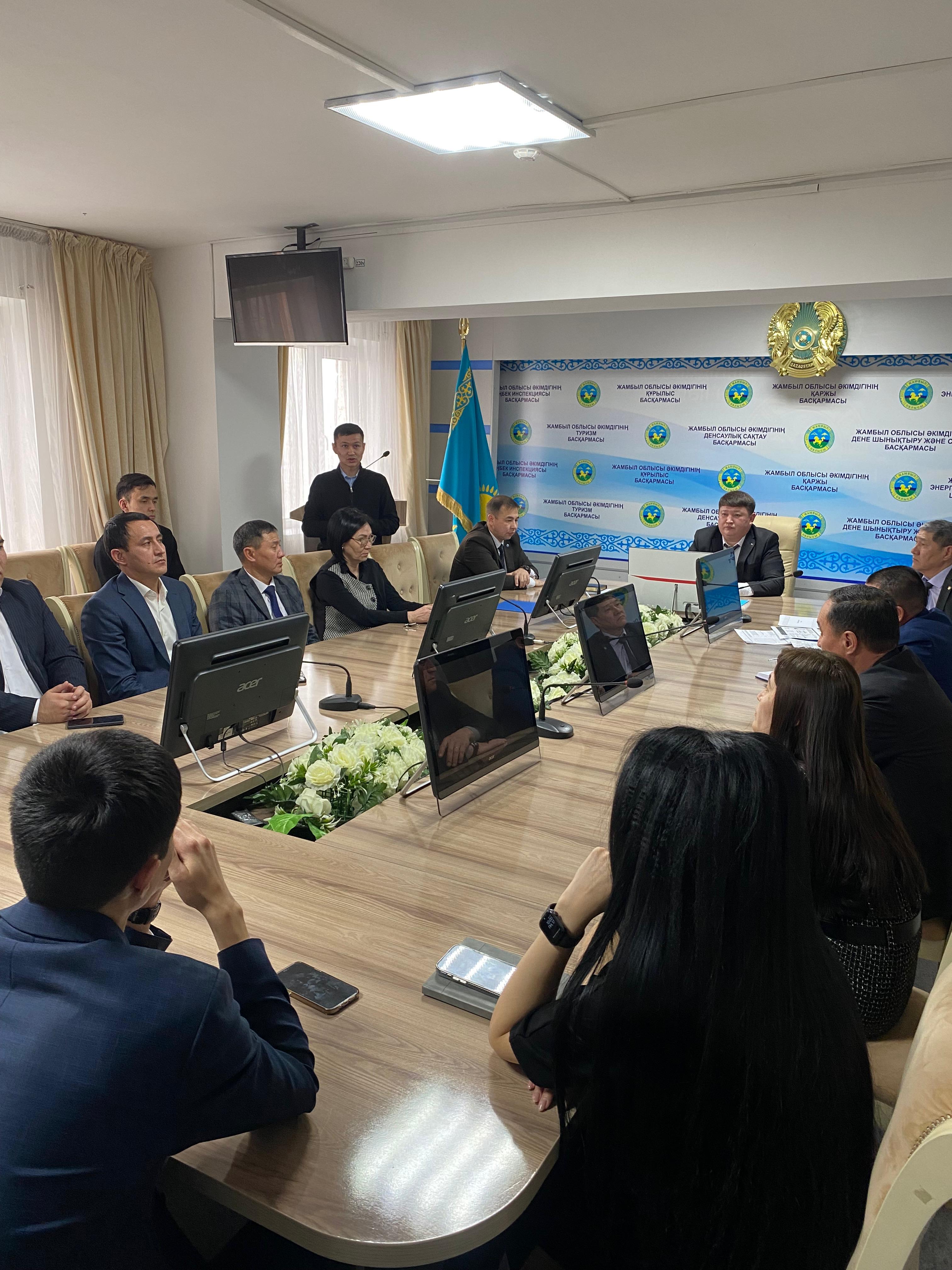 Кезекті профилактикалық кездесу тұрғын үй коммуналдық шаруашылық, цифрландыру, автомобиль жолдары және құрылыс саласының мамандарымен өтті