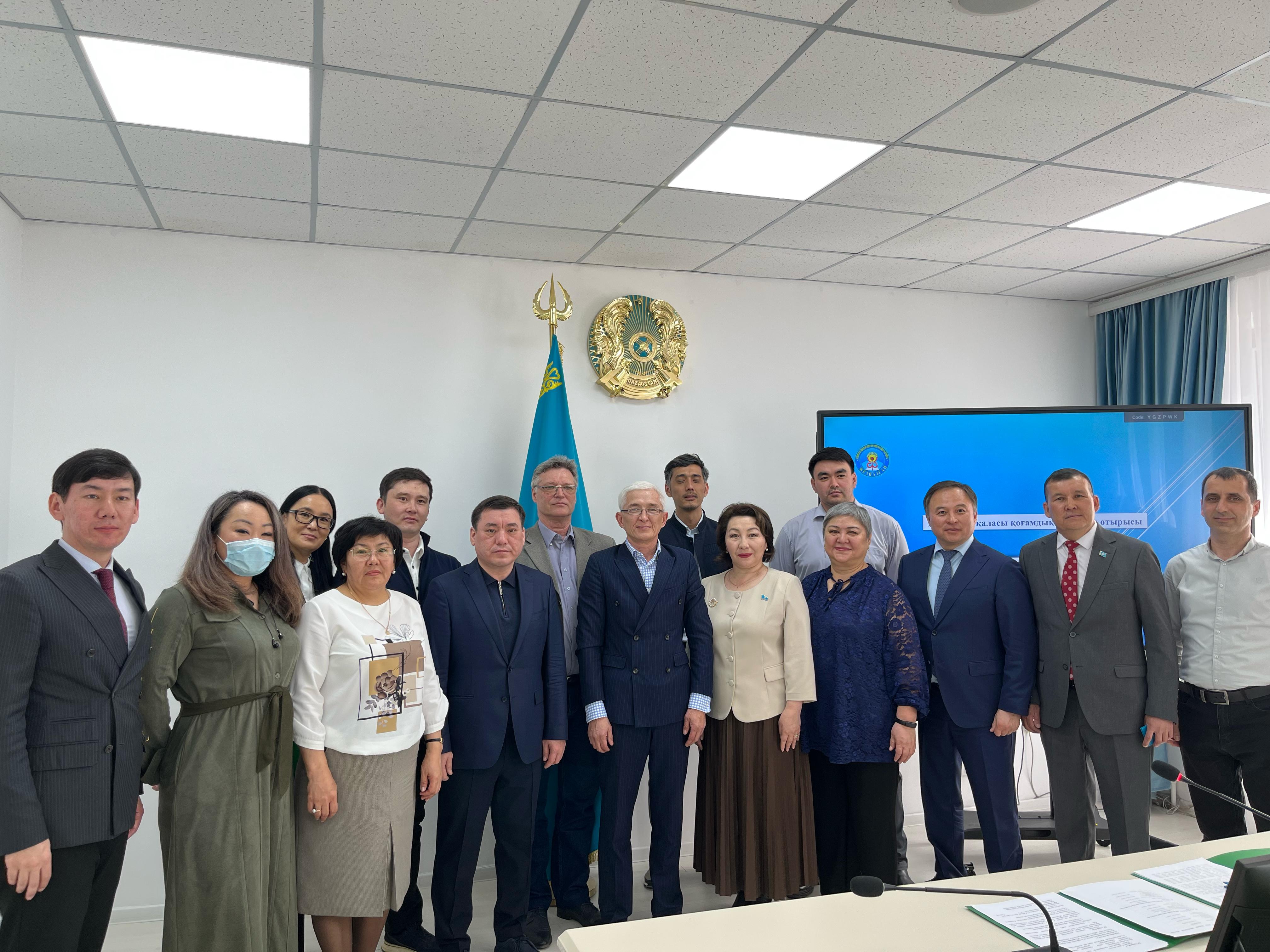 Жезқазған қаласының Қоғамдық кеңесінің IV құрамын қалыптастыру жөніндегі Жұмыс тобының жетекшісі М.С.Казамбаевтың төрағалығымен Қоғамдық кеңестің ұйымдастыру отырысы өтті