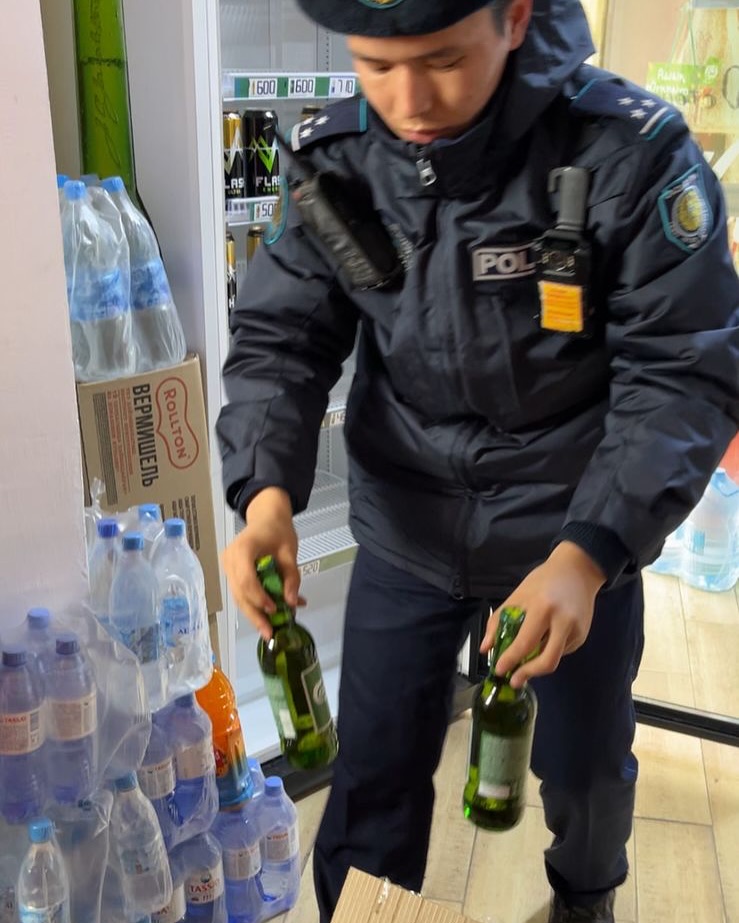 Заңсыз алкоголь, қадағалаусыз жасөспірім: Полиция «Құқықтық тәртіп» жедел-профилактикалық іс-шарасын белсенді өткізуде