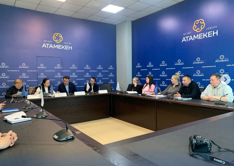 «Әділет кеңес береді» акциясы Кәсіпкерлер палатасында өтті