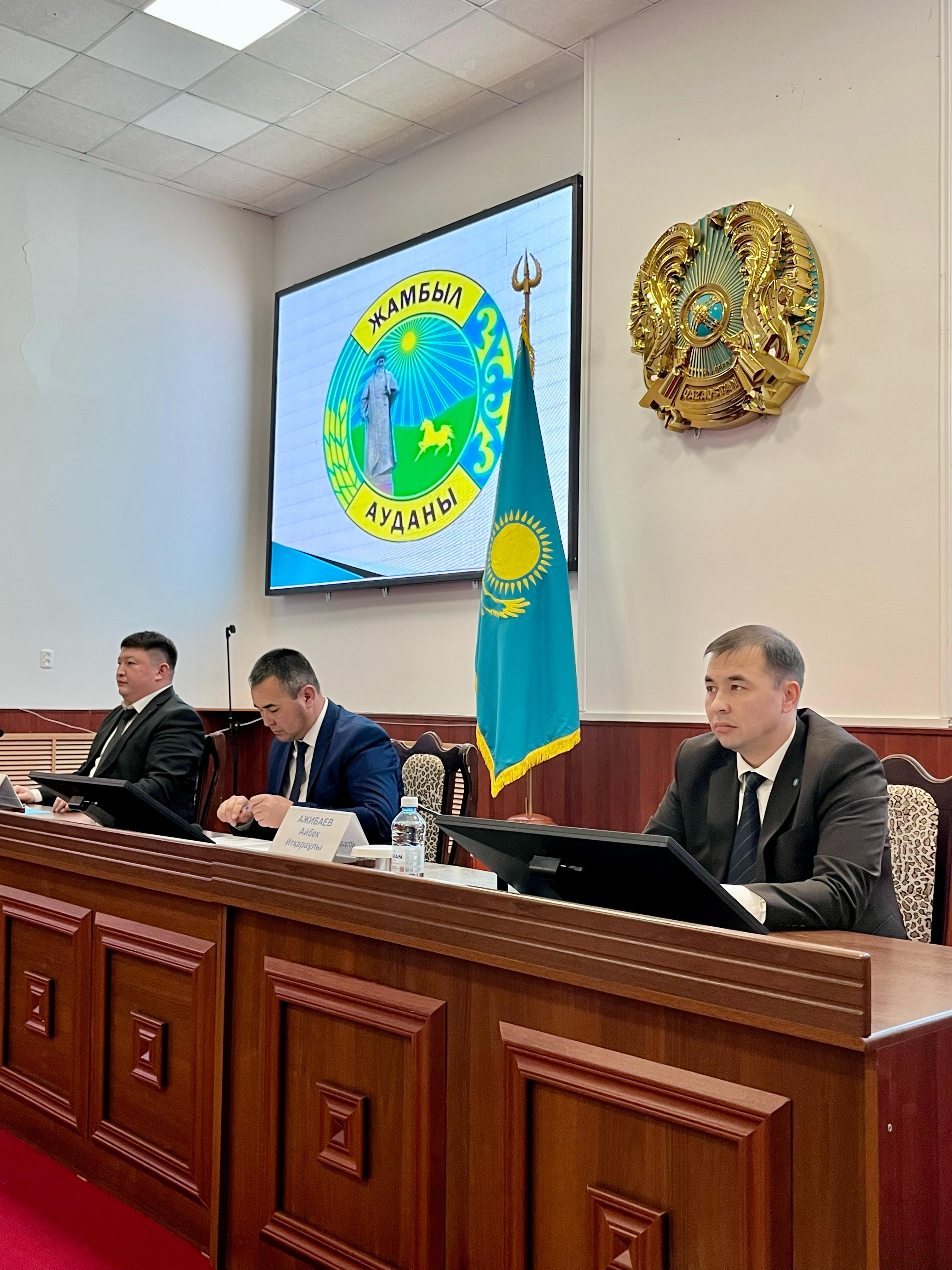 Жамбыл ауданының мемлекеттік қызметшілерімен кездесу өтті