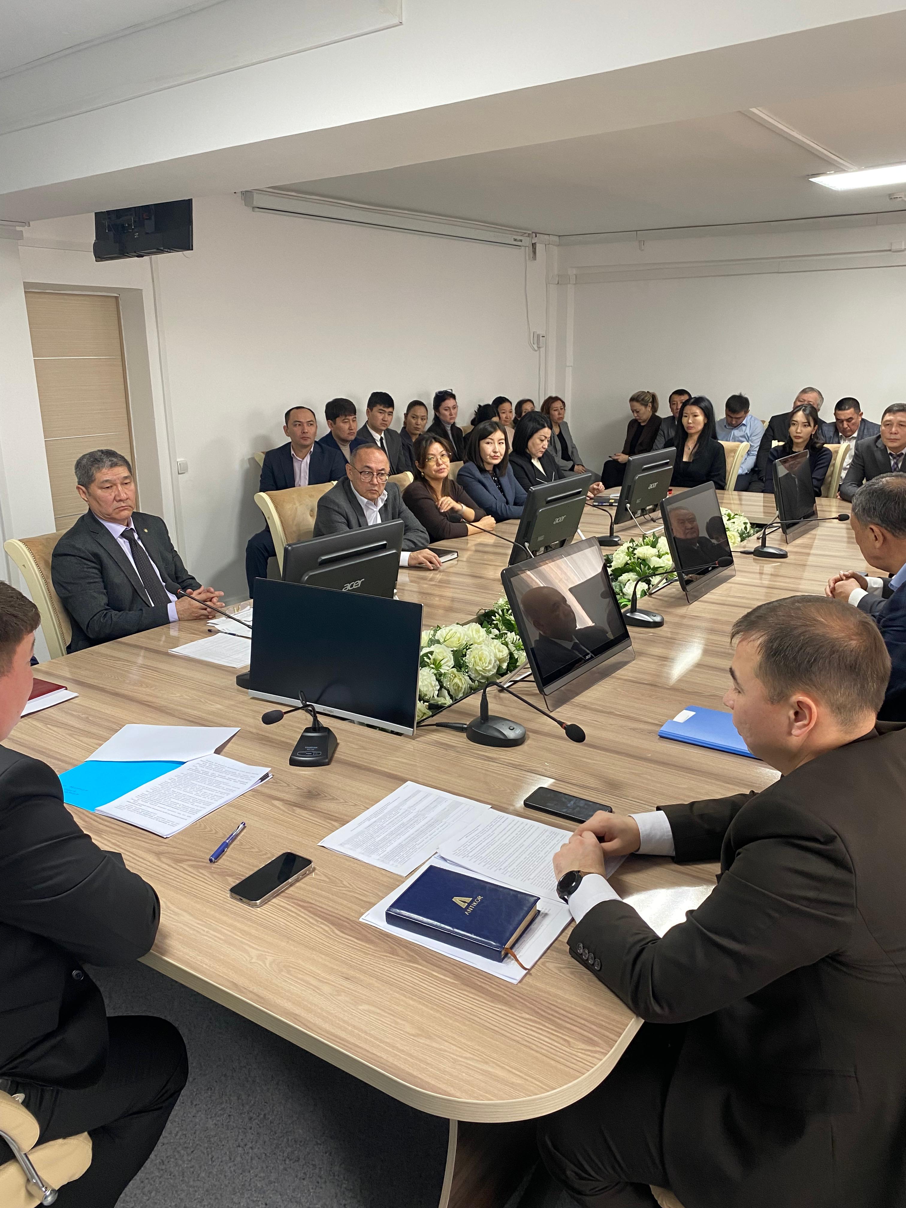 Кезекті профилактикалық кездесу денсаулық сақтау, кәсіпкерлік, қаржы және жер қатынастары саласының мамандарымен өтті