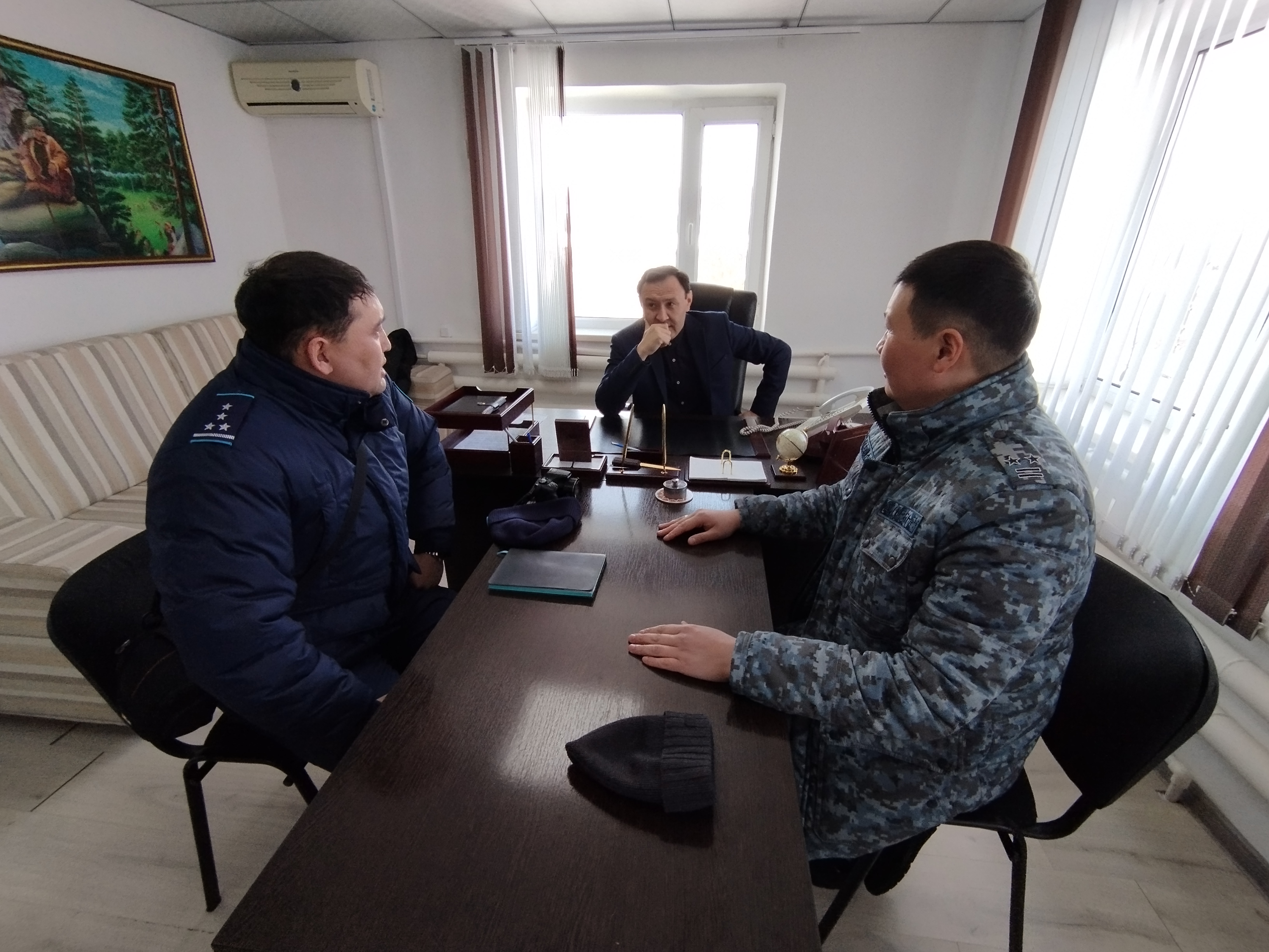 Қарағанды облысы бойынша Адам құқықтары жөніндегі уәкілдің өкілі Азамат Негматоллаұлы Тілешев мекемелерге барған кезде№29, №30, №31, №32, №33, №34, №35, №36 Қарағанды облысының ҚАЖ мекеме қызметкерлеріне Адам мен азаматтың іргелі құқықтары бойынша түсініктеме берді