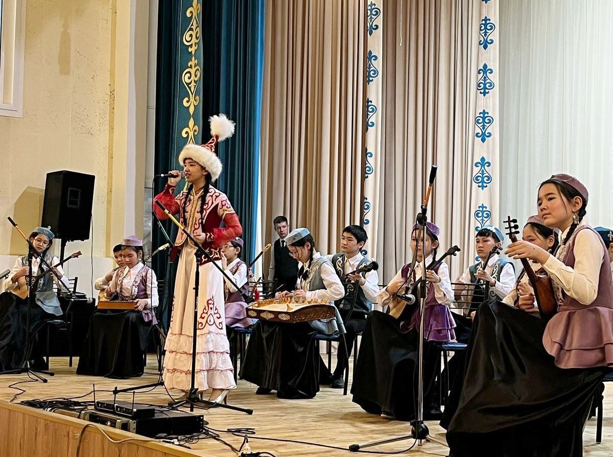 Жас музыканттар ансамбльдерінің шеруі