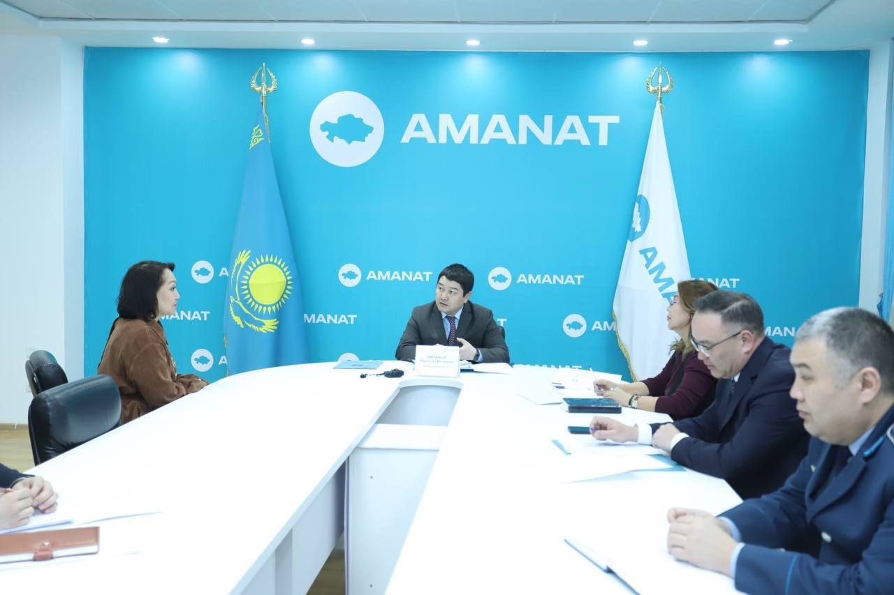 Нұрдәулет Қилыбай партия алаңында қоғамдық қабылдау өткізді