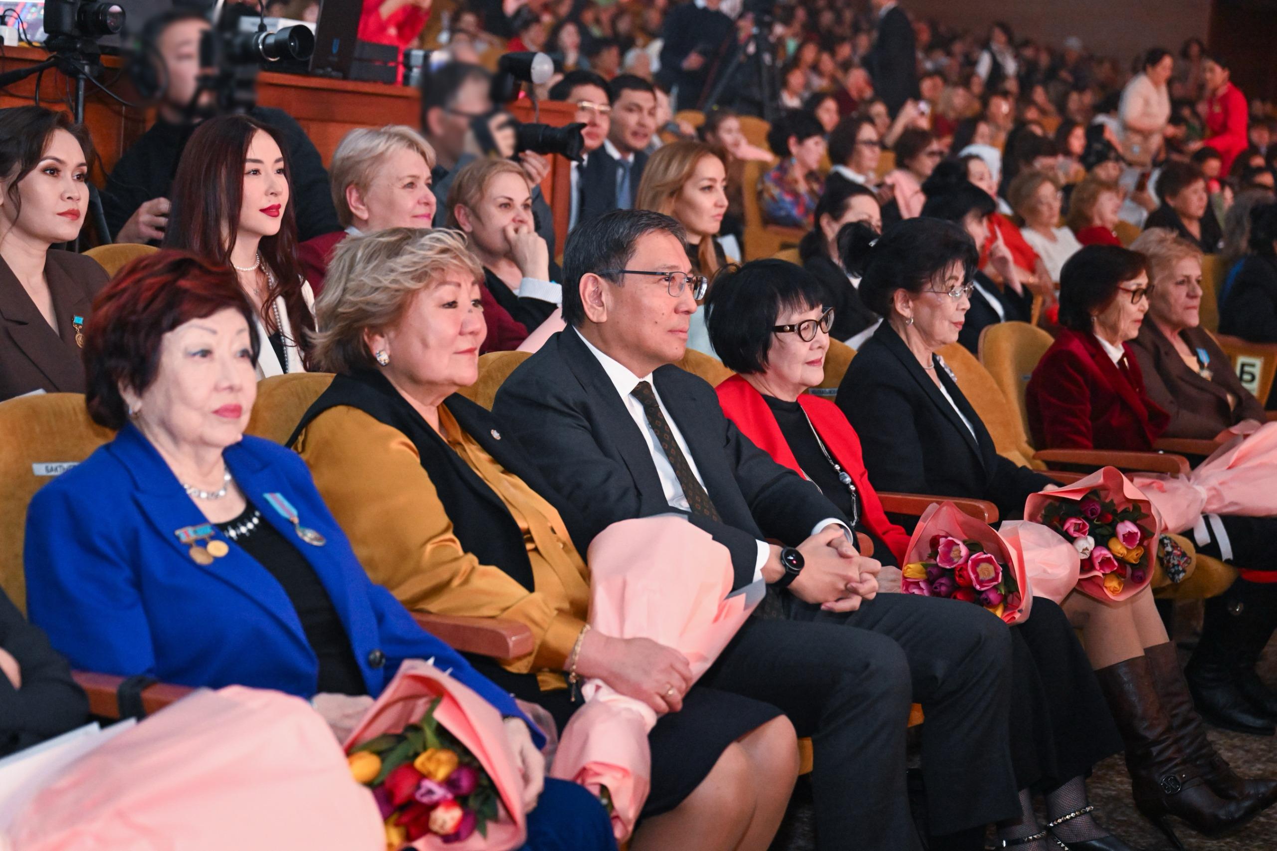 Алматыда 8 наурыз мерекесіне орай концерт өтті