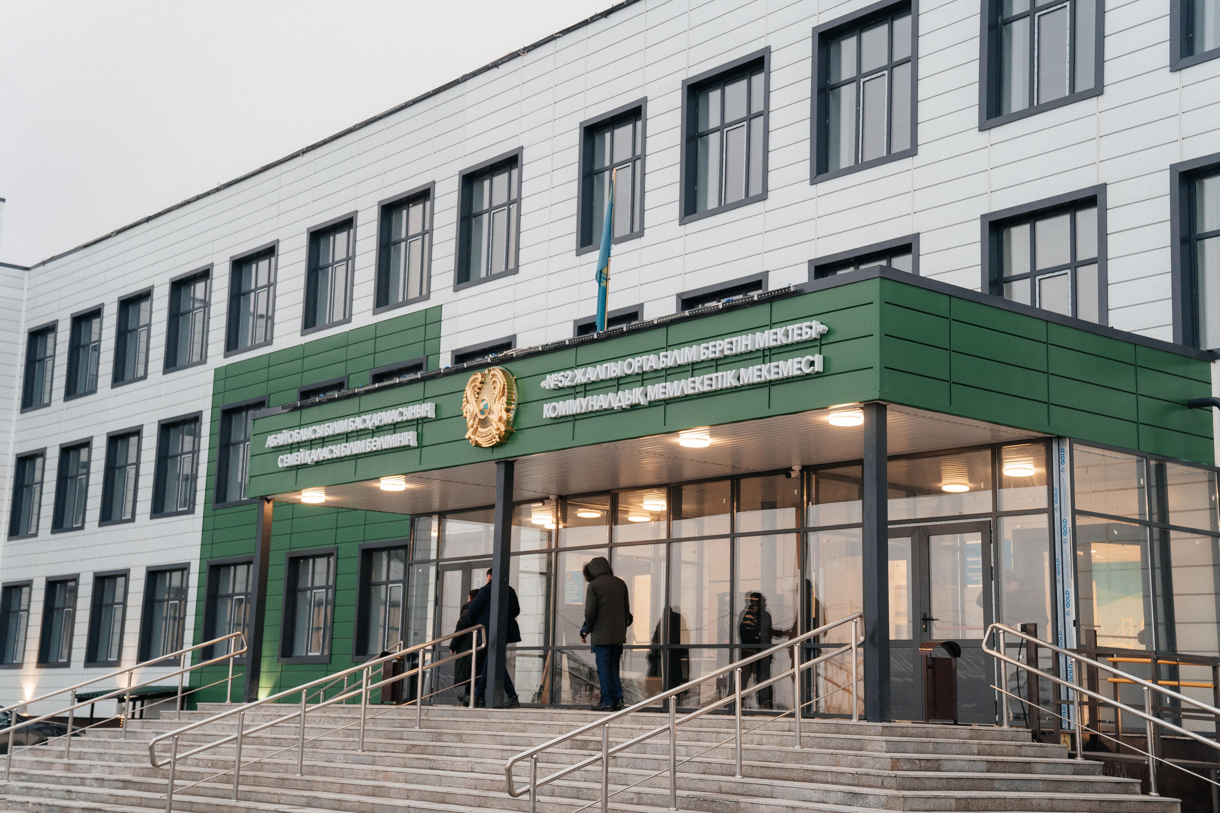 Облыс әкімі «Жайлы мектеп» бағдарламасымен салынып жатқан мектептердің құрылысын сынға алды