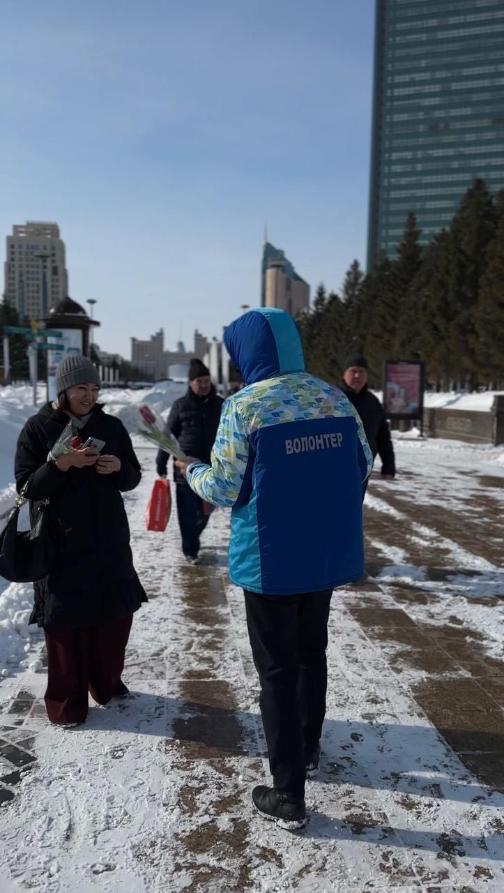«Көктем шуағы»: волонтеры организовали праздничную акцию в Астане