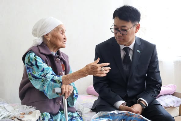 ТҮРКІСТАН: ТӨЛЕБИДЕ 100-ДЕН АСҚАН ӘЖЕЛЕРДІ МЕРЕКЕМЕН ҚҰТТЫҚТАДЫ