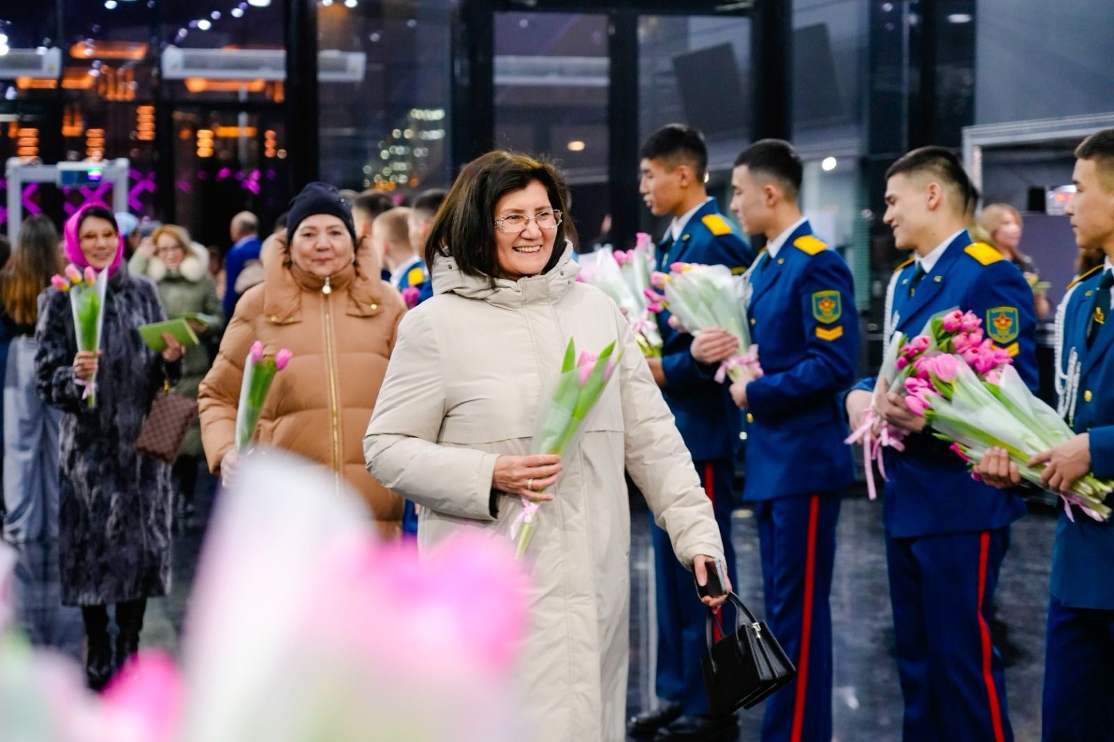 Жеңіс Қасымбек нәзікжандыларды 8 наурыз мерекесімен құттықтады