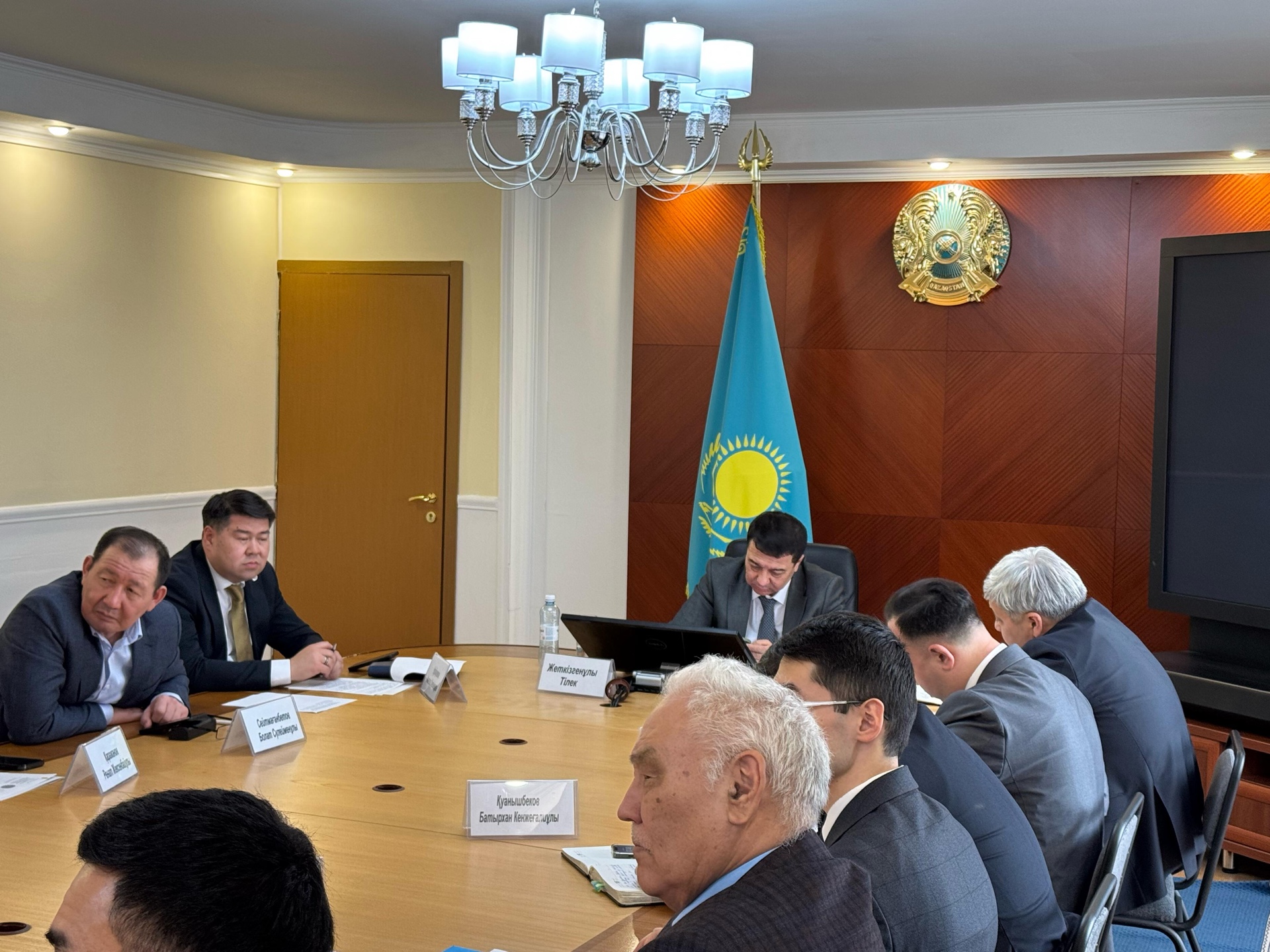 Әлеуметтік әріптестік пен әлеуметтік және еңбек қатынастарын реттеу жөніндегі өңірлік комиссияның кезекті отырысы өтті