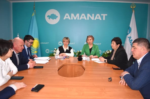 "AMANAT" партиясы аудандық филиалының депутаттық фракциясының отырысы