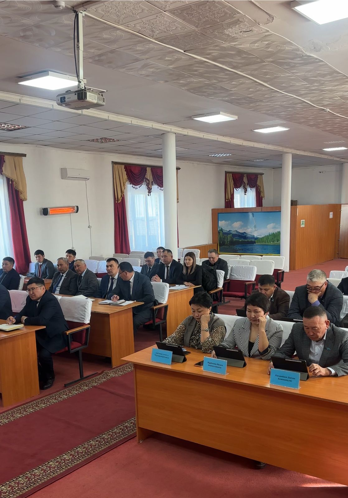 2025 жылдың 31 наурыз күні VIII шақырылған Ақсуат ауданы мәслихатының кезекті ХХVI сессиясы өтті.