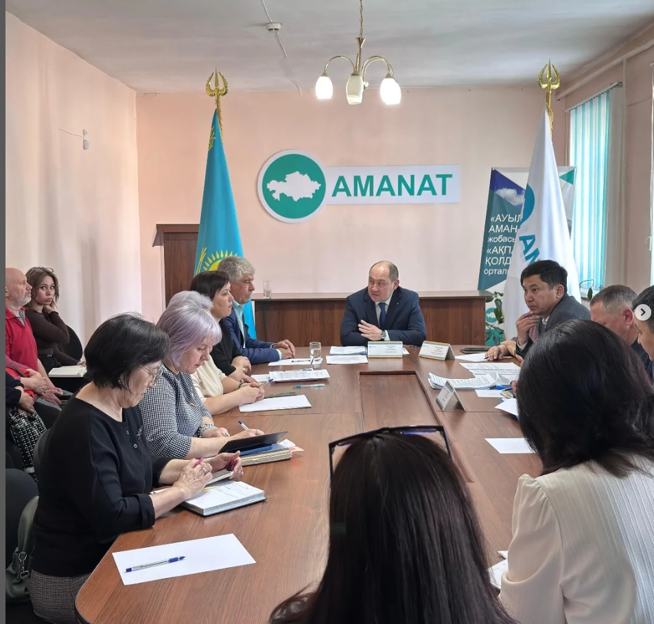 Аудан әкімі Р.Курмамбаев инвестициялық штабтың кезекті отырысын өткізді.